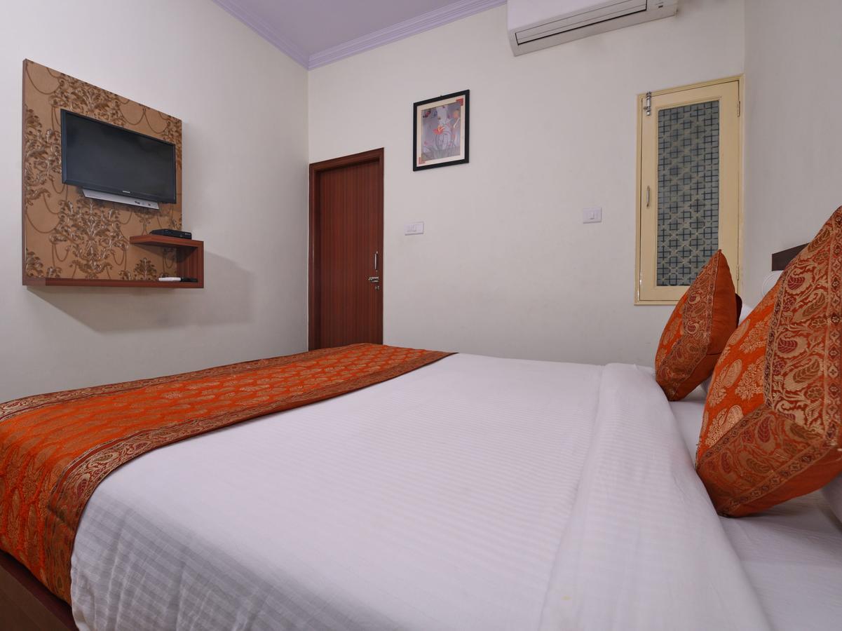 Hotel Oyo 14571 Century Plaza Varanasi